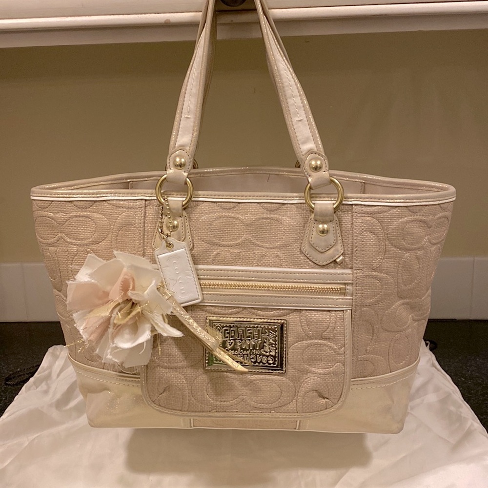 COACH Poppy collection textured raffia & patton leather bleaker tote.  #16706
